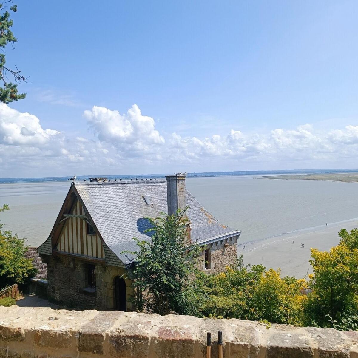 Chez Adele Villa Mont-Saint-Michel Exteriör bild