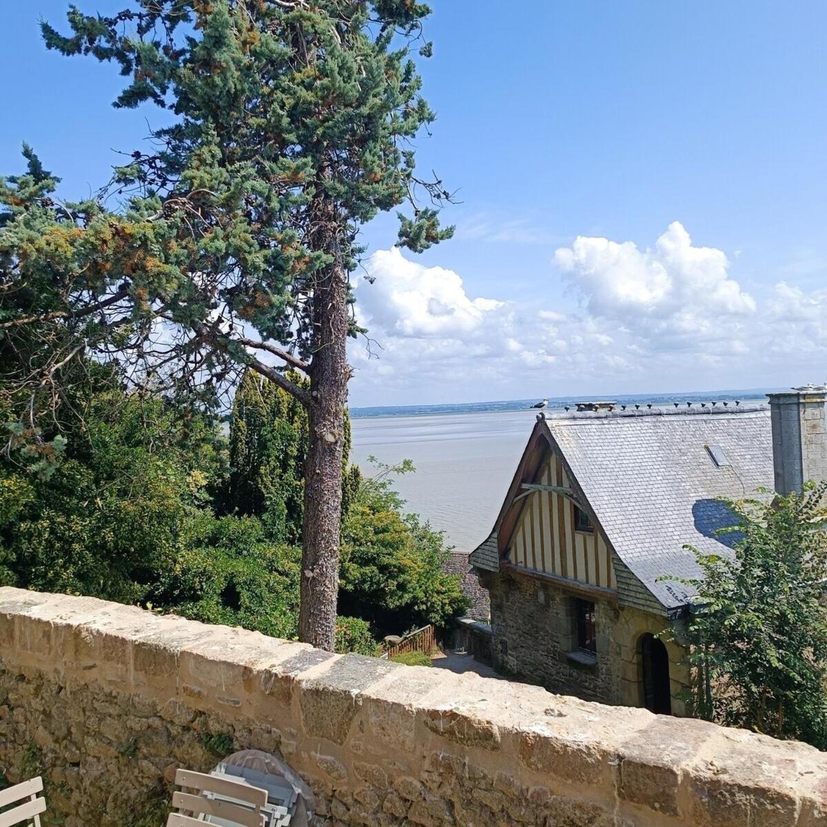Chez Adele Villa Mont-Saint-Michel Exteriör bild